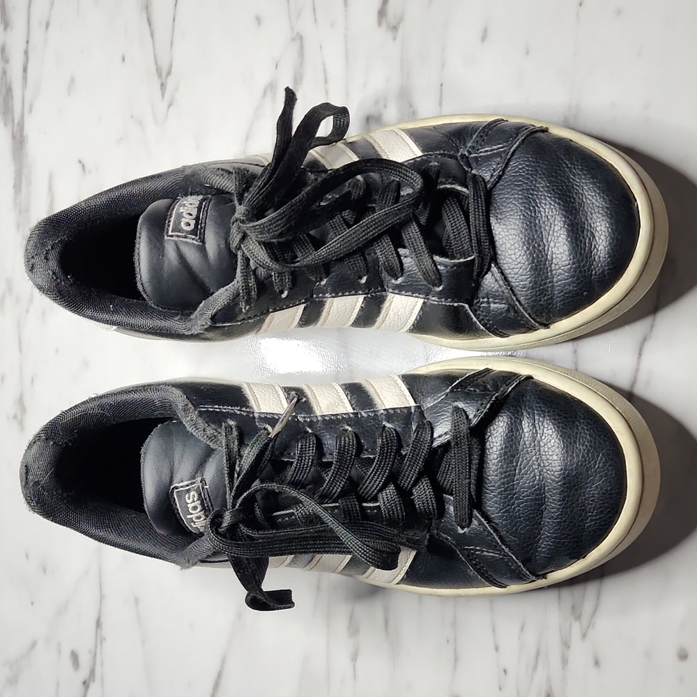 Women's Size 8.5 Adidas Sneakers